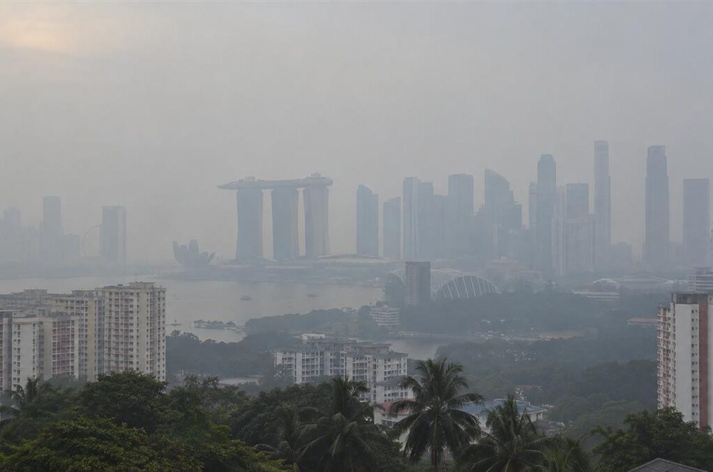 Hazy Singapore skyline during regional haze from Indonesia